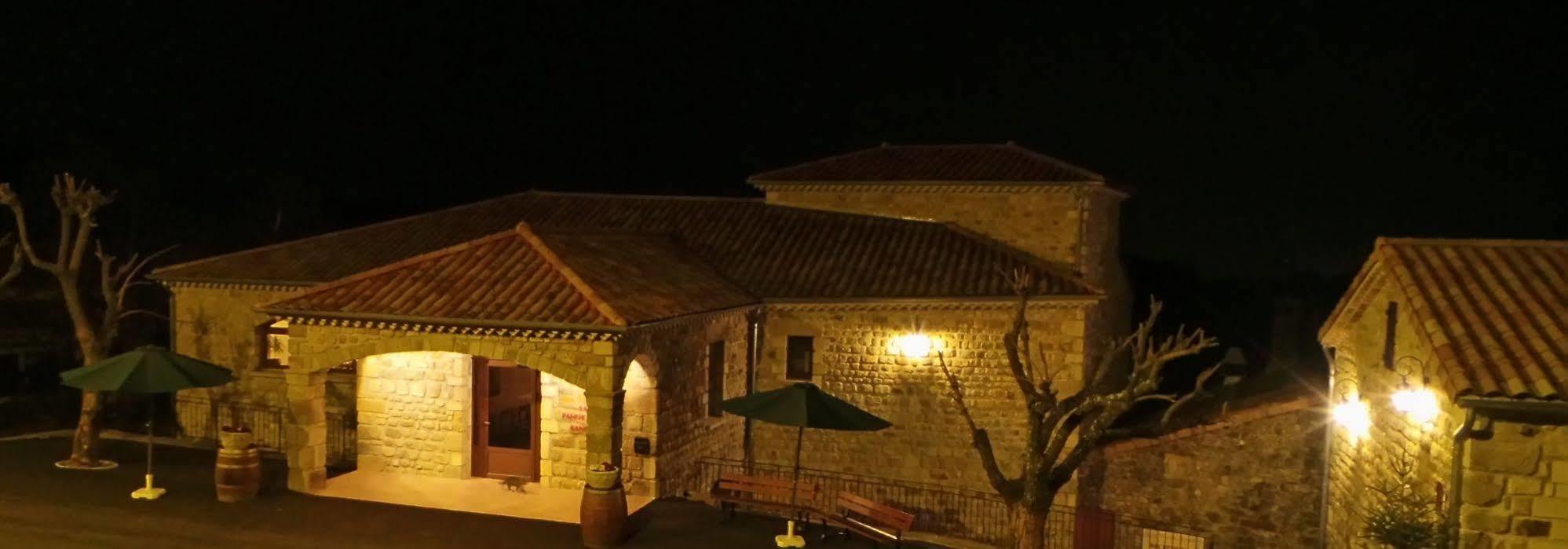 Aux Vieux Arceaux Hotel